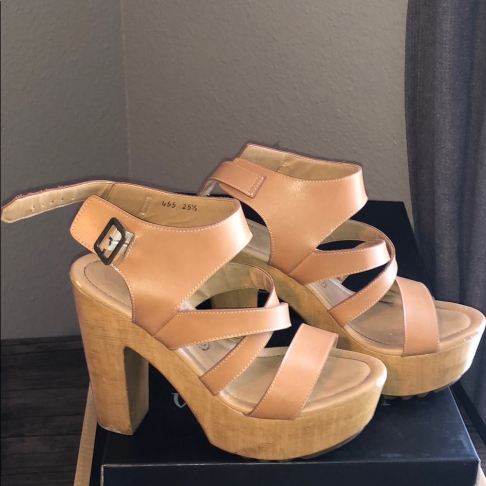 Platforms/heels - Picture 3 of 6